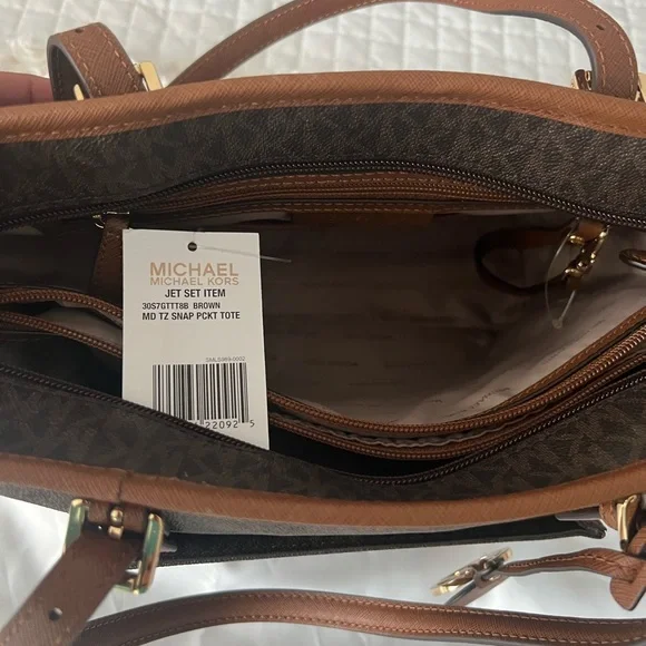 Michael Kors brown signature Jet set tote - Picture 2 of 4
